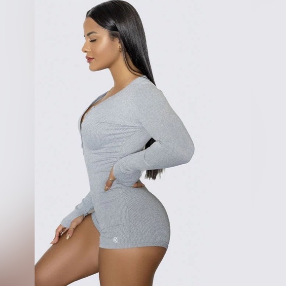 NWOT Ribbed Lounge Onesie Heather Gray - Picture 2 of 3